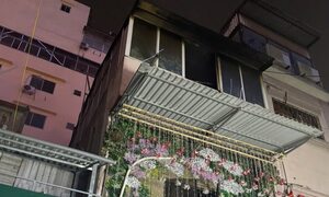 Cháy nhà do nấu ăn, 2 thành viên cứu hỏa bị ngạt khói