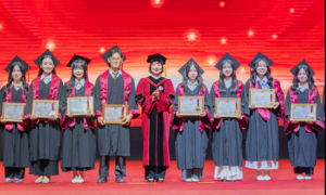 Hơn 1.260 sinh viên Đại học Ngoại thương tốt nghiệp, 30% đạt loại xuất sắc