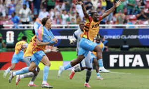 Đội bóng chờ nửa thế kỷ để dự World Cup, cầu thủ được tặng đất, thưởng ô tô