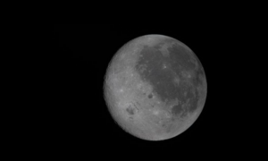 NASA công bố ảnh 'độc' từ Artemis II, cận cảnh vùng sáng - tối của Mặt Trăng