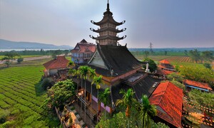 Kiến trúc độc đáo của ngôi chùa nằm giữa bạt ngàn chè xanh ở Gia Lai
