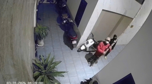 Băng trộm hoá 'người nhện' khoắng sạch tài sản nhà dân ở Hà Nội