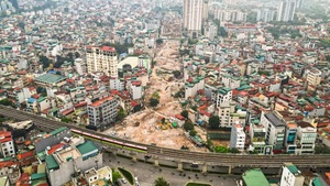 Công trường Vành đai 2,5 qua Cầu Giấy rầm rộ thi công sau khi gỡ vướng mặt bằng