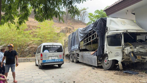 Xe tải lao xuống vực ở Lâm Đồng, 3 người tử vong