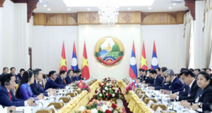 Việt Nam luôn coi trọng và dành ưu tiên hàng đầu mối quan hệ đặc biệt với Lào