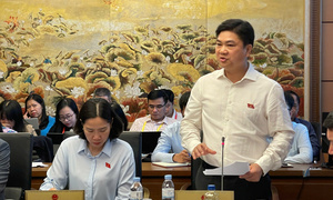 ĐBQH: Mua bán xe máy 1-2 triệu đồng cũng phải công chứng, rất mất thời gian