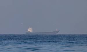 Iran giới hạn số tàu qua eo biển Hormuz mỗi ngày