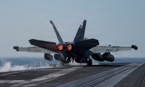 Ông Trump tuyên bố giữ nguyên toàn bộ quân Mỹ quanh Iran vì lý do đặc biệt