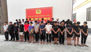 Mang dao, xịt hơi cay rượt đuổi giữa phố Đà Nẵng, 10 thanh thiếu niên bị khởi tố
