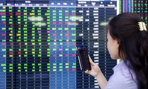 VN-Index bật tăng trở lại