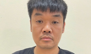 Tạm giữ kẻ bóp cổ, đánh tới tấp người đàn ông trên đường ở Thanh Hoá