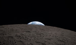 Cú dấn thân vào lò lửa plasma và 6 phút nghẹt thở của tàu Artemis II