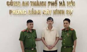 Bắt giam người đàn ông đỗ ô tô chắn barie hầm chung cư ở Hà Nội 