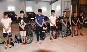 Nhóm thanh thiếu niên cầm hung khí rượt đánh, cướp xe giữa phố Đà Nẵng