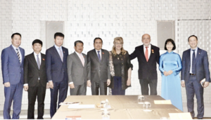 Chủ tịch Quốc hội Trần Thanh Mẫn gặp Lãnh sự danh sự Việt Nam tại Torino, Italy