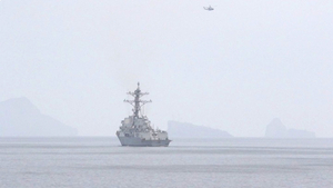 Iran cảnh báo 'đỏ' đối với tàu quân sự qua eo biển Hormuz