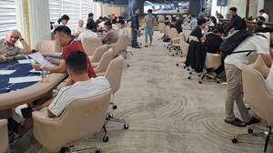 2 người Trung Quốc tổ chức giải Poker trái phép trong khách sạn ở Đà Nẵng