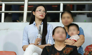 Đoàn Văn Hậu nhắn tin làm quen cô gái lạ, phản ứng của Doãn Hải My gây chú ý