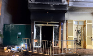 Cháy nhà ở Hà Nội, 5 người mắc kẹt