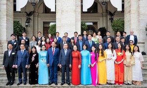 Chủ tịch Quốc hội: Tổ quốc dõi theo và tự hào về người con Việt Nam xa xứ