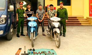 Bắt giữ nhóm trộm hàng loạt xe tại khu công nghiệp, kẻ cầm đầu có 4 tiền án