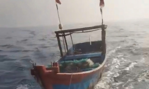 Cứu sống người đàn ông trôi dạt trên biển suốt 24 giờ ở Đắk Lắk