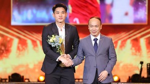 Nguyễn Đình Bắc nhận thêm giải thưởng cao quý