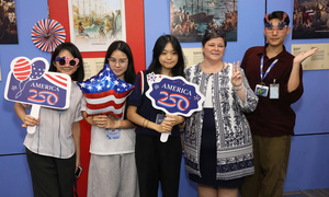 Triển lãm 'Founders Museum' đến với các bạn trẻ Hà Nội