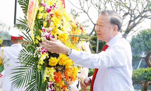 Tổng Bí thư, Chủ tịch nước Tô Lâm dâng hương tưởng nhớ Tổng Bí thư Hà Huy Tập