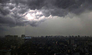 Dự báo thời tiết 23/4: Miền Bắc mưa dông diện rộng, nguy cơ lốc, sét và mưa đá