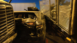 TP.HCM: Xe Porsche cùng 5 xe tải tông liên hoàn, cầu Phú Mỹ ùn tắc nhiều giờ