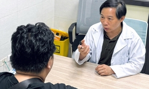 CEO 42 tuổi bật khóc khi cơ thể bỗng nhiên 'không nghe lời'