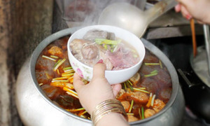 Đeo đồng hồ, trang sức khi chế biến thực phẩm kinh doanh có thể bị phạt 4 triệu