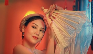 Hoa hậu Việt duy nhất đóng phim mùa lễ: Lọt top 40 Miss World, giờ lấn sân ca sĩ