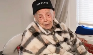 Cụ ông 112 tuổi chia sẻ bí quyết trường thọ