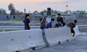 Nhiều tài xế cố 'xé rào' cao tốc Biên Hòa - Vũng Tàu khi chưa khai thác