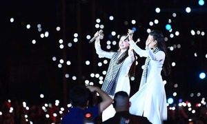 Bỏ câu hát 'lúa chín không cúi đầu', Cẩm Ly-Hòa Minzy trình diễn lời mới ở concert quốc gia