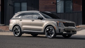 Loạt xe xanh ra mắt thị trường ô tô Việt Nam trong tháng 4