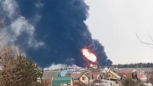 Ukraine đánh sâu vào lãnh thổ Nga, một cơ sở dầu bốc cháy 