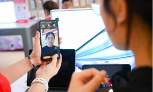 Nhà mạng làm việc xuyên lễ phục vụ khách hàng xác thực thông tin thuê bao