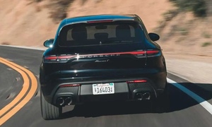 Porsche tăng tốc tích trữ Macan chạy xăng trước giờ 'khai tử'