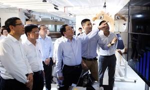 Doanh nghiệp Việt cần tiên phong làm chủ AI, UAV chiến lược