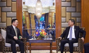 Thủ tướng Lê Minh Hưng tiếp xúc song phương tại Hội nghị Cấp cao ASEAN 48 