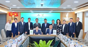 V-Green hợp tác PVOIL triển khai hơn 3.000 tủ đổi pin xe máy điện