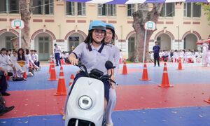 VinFast ZGoo: Nhỏ gọn cho học sinh, yên tâm cho phụ huynh