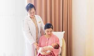 Gần 50 ngày Vinmec Smart City giữ thai cho sản phụ IVF biến chứng
