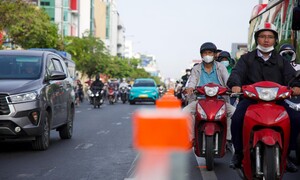 Đường kẹt xe bậc nhất TP.HCM thông thoáng trong ngày đầu tiên phân làn đảo chiều