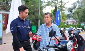 Evo Lite hút khách nhờ không cần bằng lái, đổi pin chỉ trong 1 phút