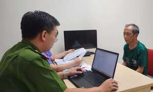 Tạm giữ 'thần y' lừa chữa bệnh bằng nước ion kiềm, thu lợi gần 100 tỷ đồng