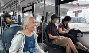 TP.HCM đề xuất cho xe buýt nhỏ chở khách nối khu dân cư với metro, bến xe buýt